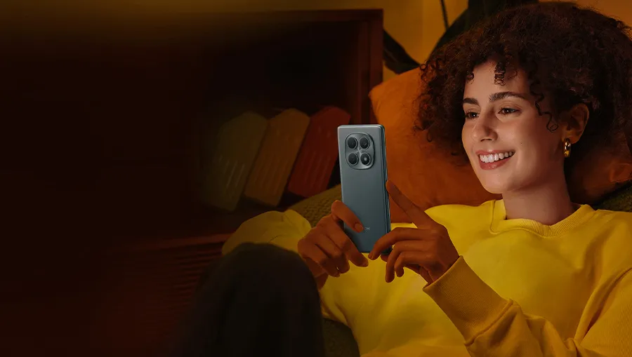 Яркий AMOLED-дисплей 120 Гц с защитой зрения на Xiaomi Redmi Note 15