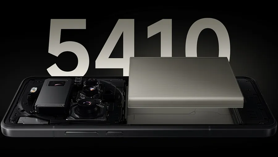 Аккумулятор 5410 мАч и быстрая зарядка 90 Вт на Xiaomi 15 Ultra