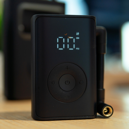 Портативный компрессор Xiaomi Mijia Portable Inflator (MJBXCQBQW), изображение 5 - GOODMi